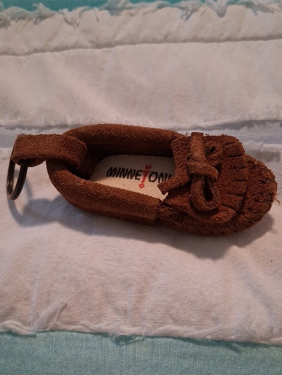 Minnetonka Other - Minnetonka Brown Suede Moccasin Keyring with Or Cute Purse Hang Tag. Dont Bundle